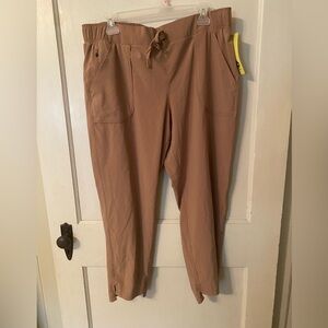 Taupe/tan capris